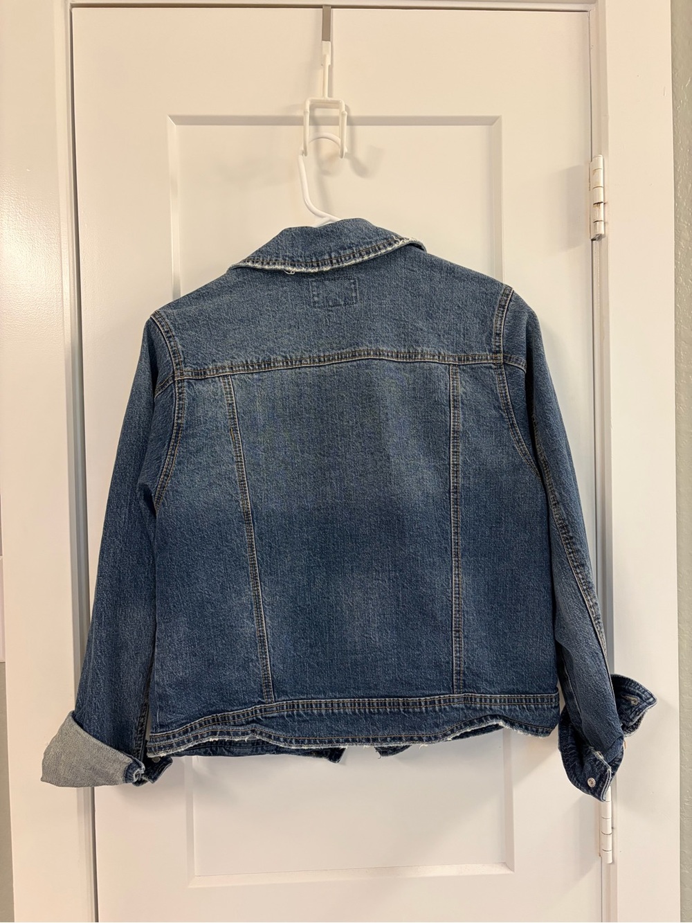 Universal Thread Blue Denim Jean Jacket - Picture 2 of 2